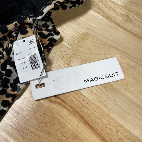 Magicsuit NWT Leopard Aubrey One Piece Halter Swimsuit Size 10 Wireless A-D Cup - Picture 5 of 12